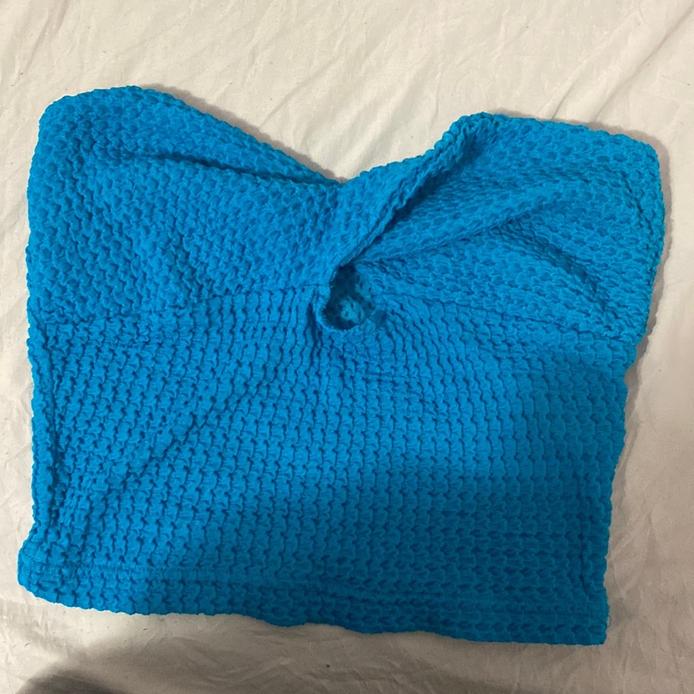 a blue crop top!